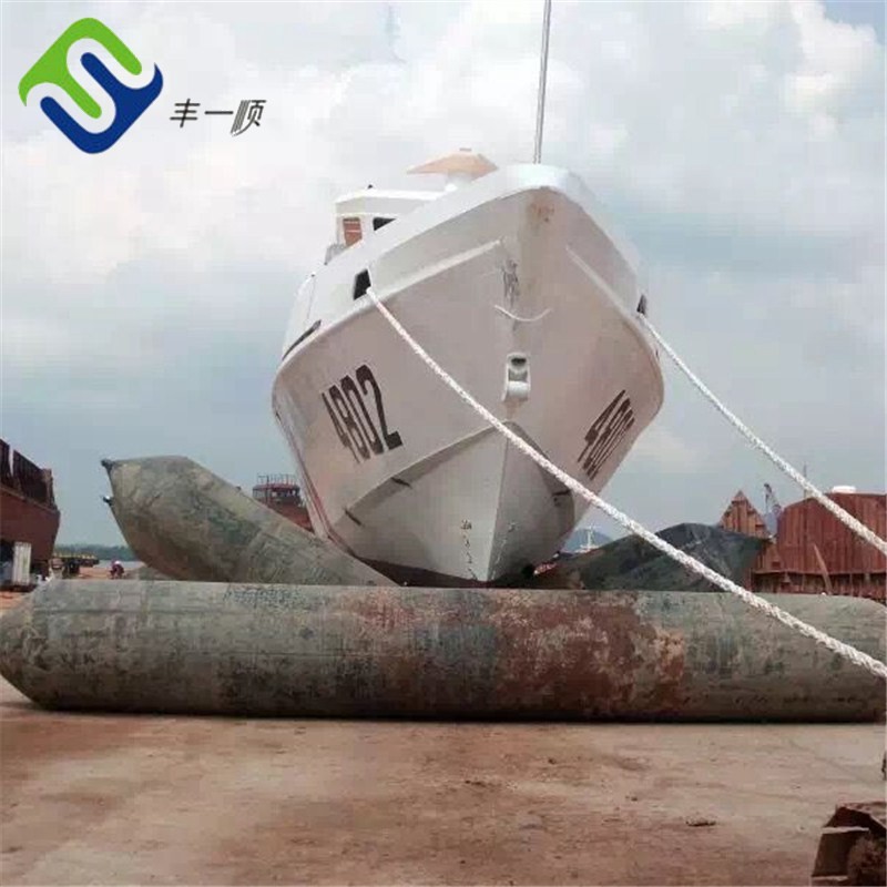 Pneumatic Rubber Airbag Cylindrical Balloon Shaped For Underwater Lifting